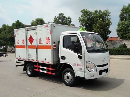 CSC5033XRQSH6型易燃?xì)怏w廂式運輸車