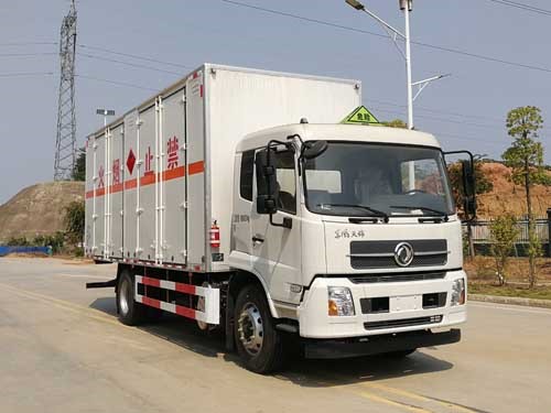 CSC5180XRQD6型易燃?xì)怏w廂式運輸車