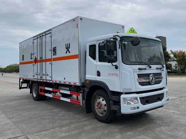 CSC5185XRQ6型易燃?xì)怏w廂式運輸車